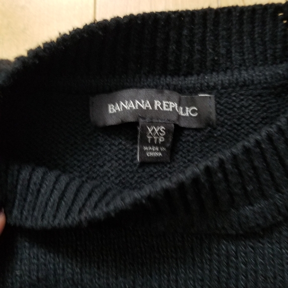 Banana Republic black cropped sweater EUC - Picture 2 of 2